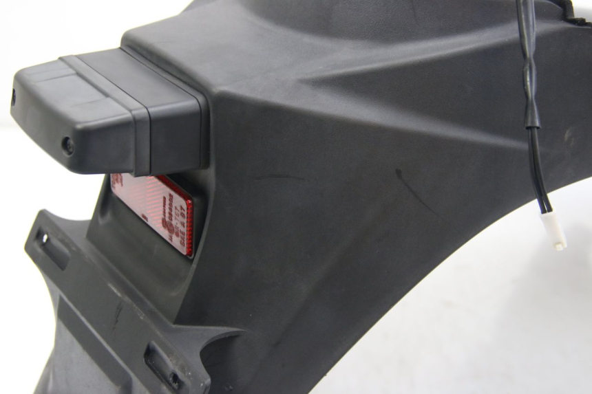 photo de PARAFANGO POSTERIORE SUZUKI SIXTEEN 125 (2008 - 2010) - Vista d'insieme del prodotto