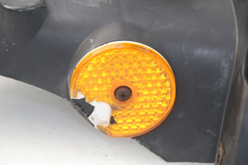 photo de Parafango posteriore HONDA SJ BALI 50 (1996 - 1999) - Dettagli dei punti di fissaggio