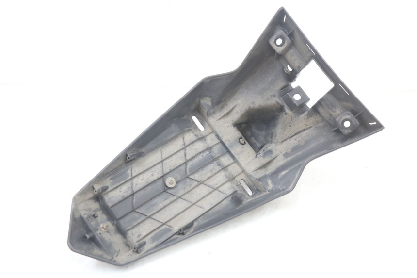 photo de PARAFANGO POSTERIORE KYMCO SUPER 8 125 (2008 - 2015) - Dettagli dei punti di fissaggio