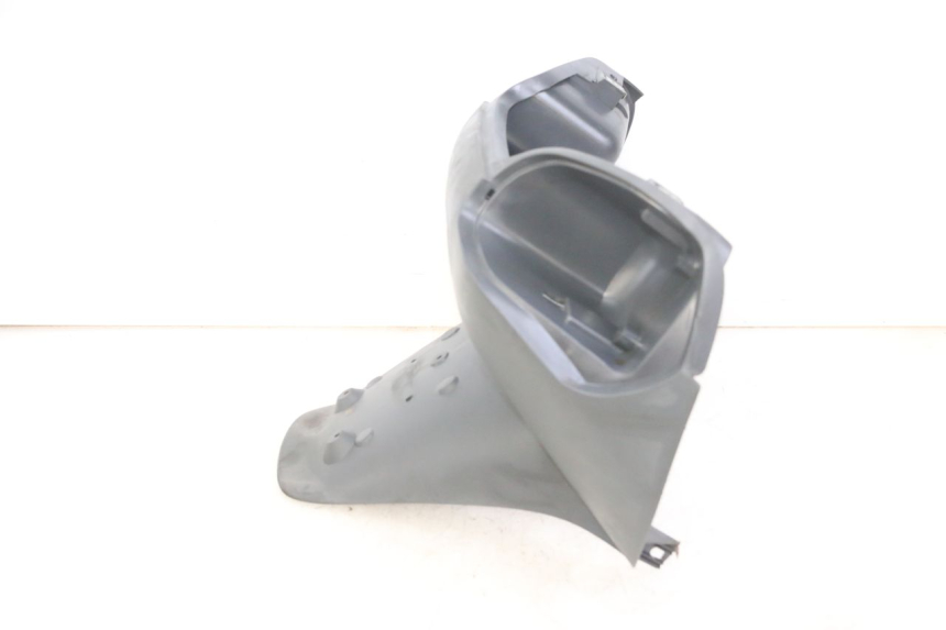 photo de PARAFANGO POSTERIORE PIAGGIO SUPER LX 125 (2000 - 2003) - Primo piano tecnico