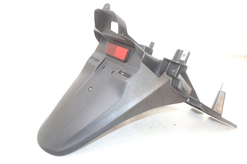 photo de PARAFANGO POSTERIORE SUZUKI BURGMAN 125 (2018 - 2021) - Zoom sullo stato d'uso