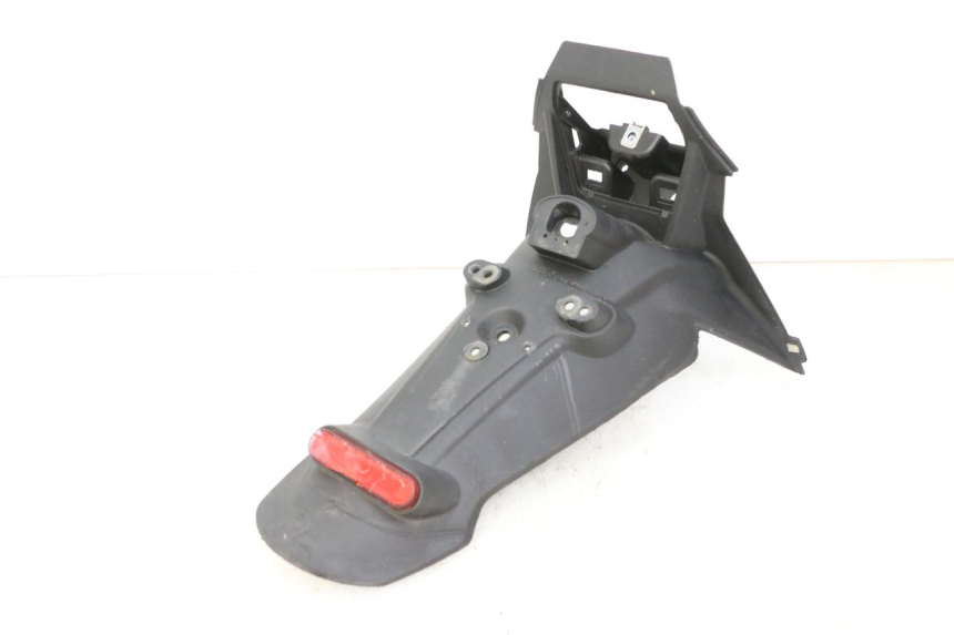 photo de PARAFANGO POSTERIORE APRILIA SXR 50 (2021 - 2023) - Dettagli dei punti di fissaggio