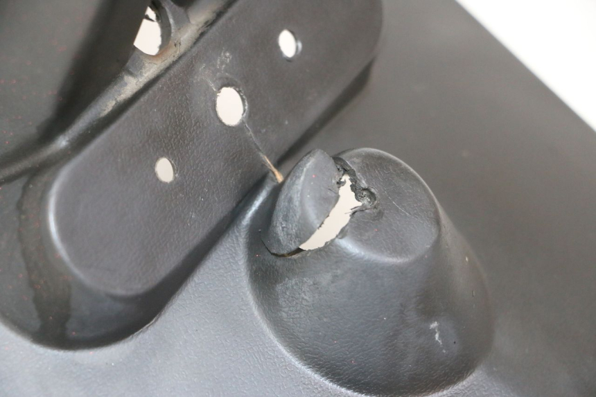 photo de PARAFANGO POSTERIORE PEUGEOT TWEET PRO CARGO 50 (2018 - 2022) - Dettagli dei punti di fissaggio