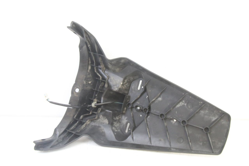 photo de PARAFANGO POSTERIORE YAMAHA X-MAX XMAX 125 (2010 - 2013) - Dettagli dei punti di fissaggio