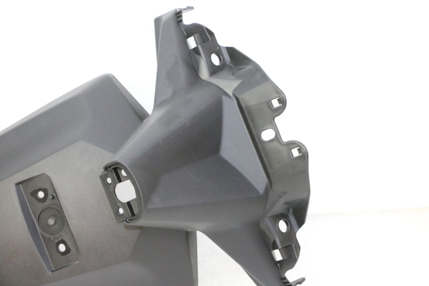 photo de PARAFANGO POSTERIORE YAMAHA XMAX X-MAX 125 (2021 - 2025) - Dettagli dei punti di fissaggio