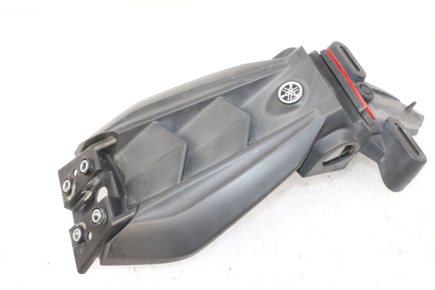 photo de PARAFANGO POSTERIORE YAMAHA XJ6 ABS 600 (2008 - 2016) - Primo piano tecnico