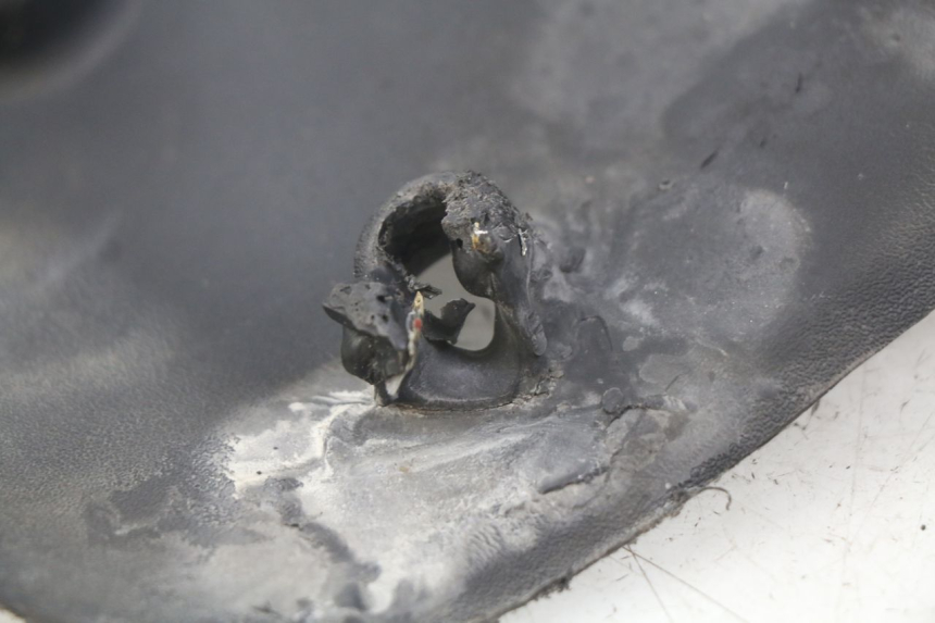 photo de PARAFANGO POSTERIORE PIAGGIO ZIP 4T 50 (2018 - 2020) - Primo piano tecnico