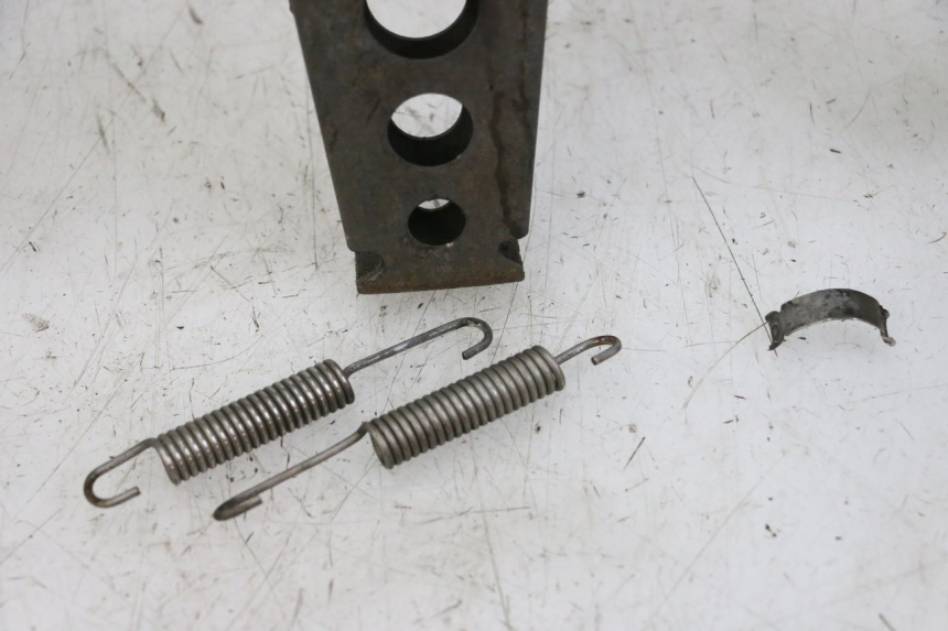 photo de CAVALLETTO CENTRALE BMW C1 125 (2000 - 2003) - Dettagli dei punti di fissaggio