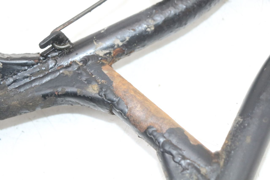 photo de CAVALLETTO CENTRALE SUZUKI GS F 500 (2004 - 2007) - Stato della superficie e materiale