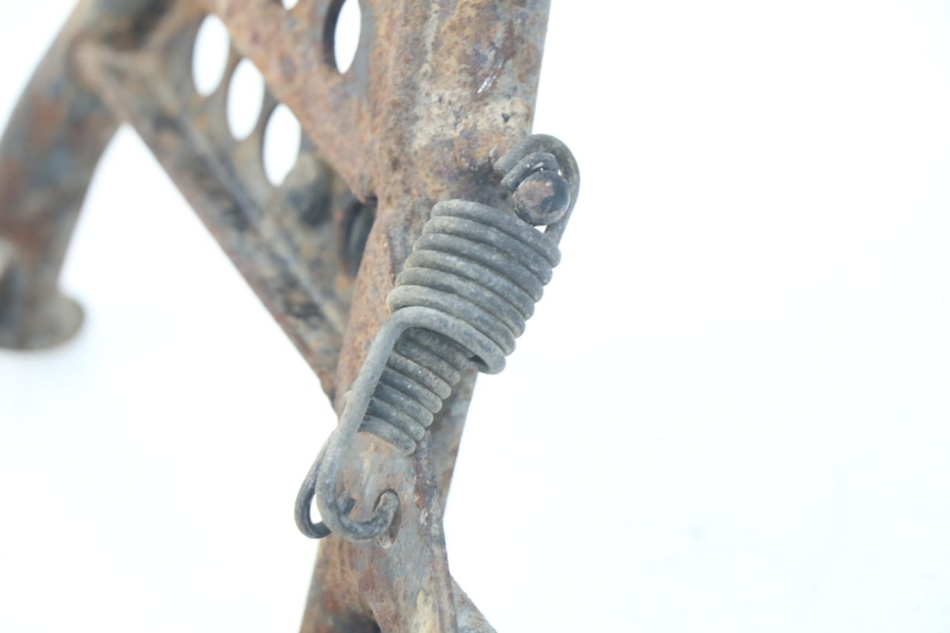 photo de Cavalletto centrale SUZUKI UC EPICURO 125 (1999 - 2003) - Altra angolazione