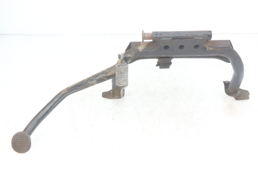 photo de CAVALLETTO CENTRALE YAMAHA YP MAJESTY 400 (2004 - 2008) - Dettagli dei punti di fissaggio