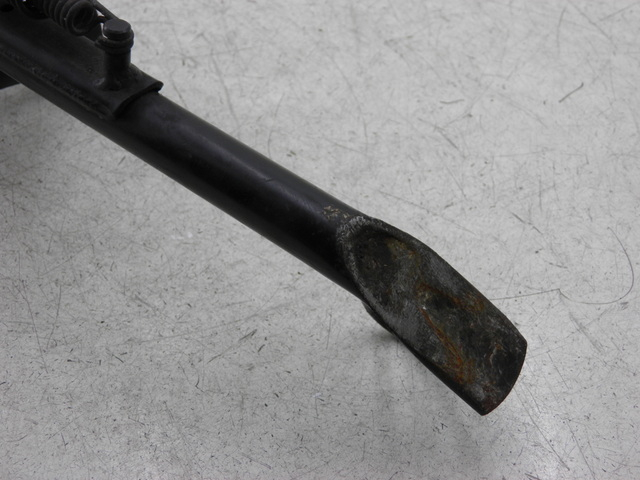 photo de Cavalletto laterale SUZUKI BURGMAN EXECUTIVE 650 (2008 - 2010) - Zoom sullo stato d'uso