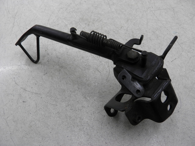 photo de Cavalletto laterale SUZUKI BURGMAN EXECUTIVE 650 (2008 - 2010) - Primo piano tecnico