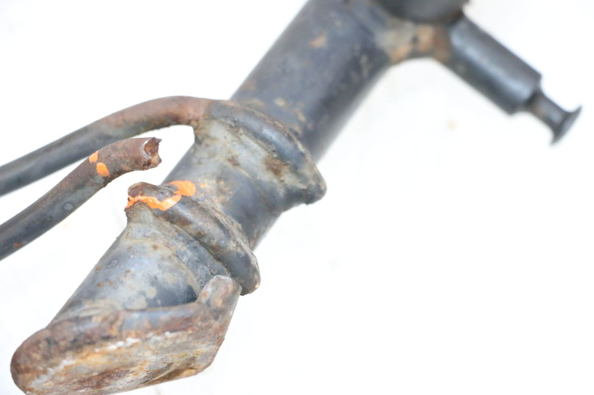 photo de CAVALLETTO LATERALE PIAGGIO VESPA GTS SUPER IE 125 (2009 - 2016) - Zoom sullo stato d'uso