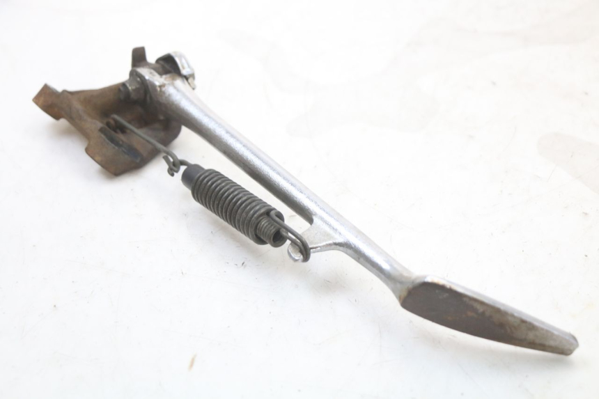 photo de CAVALLETTO LATERALE YAMAHA XVS DRAG STAR DRAGSTAR 650 (1997 - 2007) - Dettaglio del componente