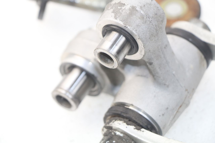 photo de Biella ammortizzatore HYOSUNG COMET GTR 125 (2007 - 2014) - Dettagli dei punti di fissaggio