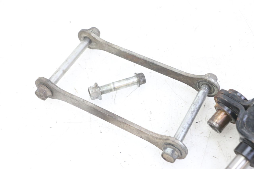 photo de LEVERAGGIO SUZUKI GS GSE 500 (2001 - 2003) - Dettagli dei punti di fissaggio