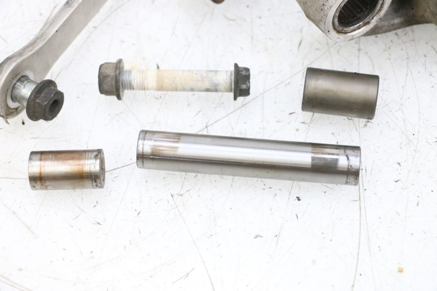 photo de LEVERAGGIO SUZUKI GSXR GSX-R 1000 (2003 - 2004) - Marcature e riferimenti originali