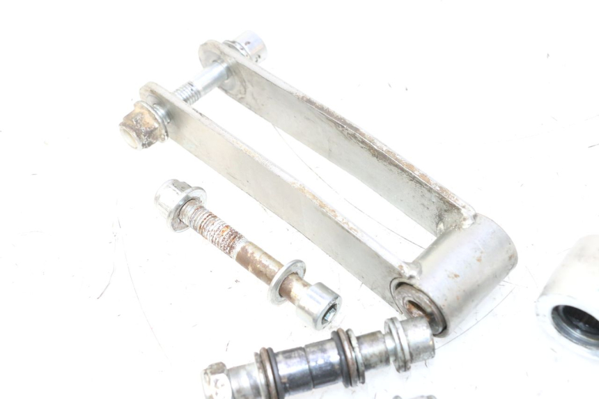 photo de LEVERAGGIO RIEJU MRT PRO SUPERMOTARD 50 (2007 - 2018) - Stato della superficie e materiale
