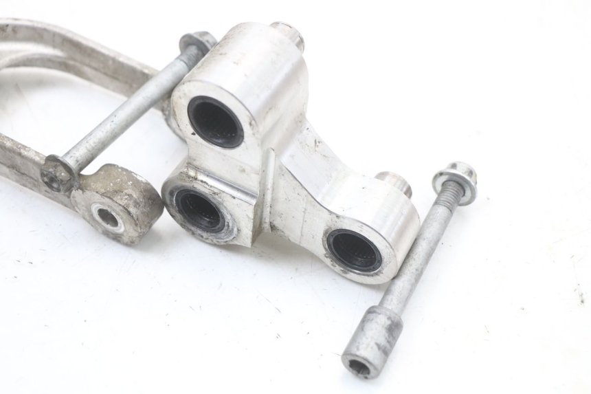 photo de LEVERAGGIO MOTO GUZZI NORGE 8V GT 1200 (2011 - 2016) - Primo piano tecnico