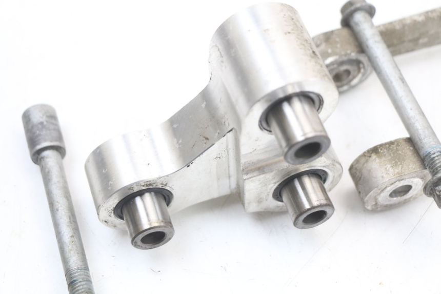 photo de LEVERAGGIO MOTO GUZZI NORGE 8V GT 1200 (2011 - 2016) - Dettagli dei punti di fissaggio