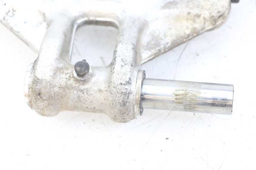 photo de BIELLETTA AMMORTIZZATORE TRIUMPH SPEED TRIPLE T301 900 (1994 - 1996) - Primo piano ad alta risoluzione