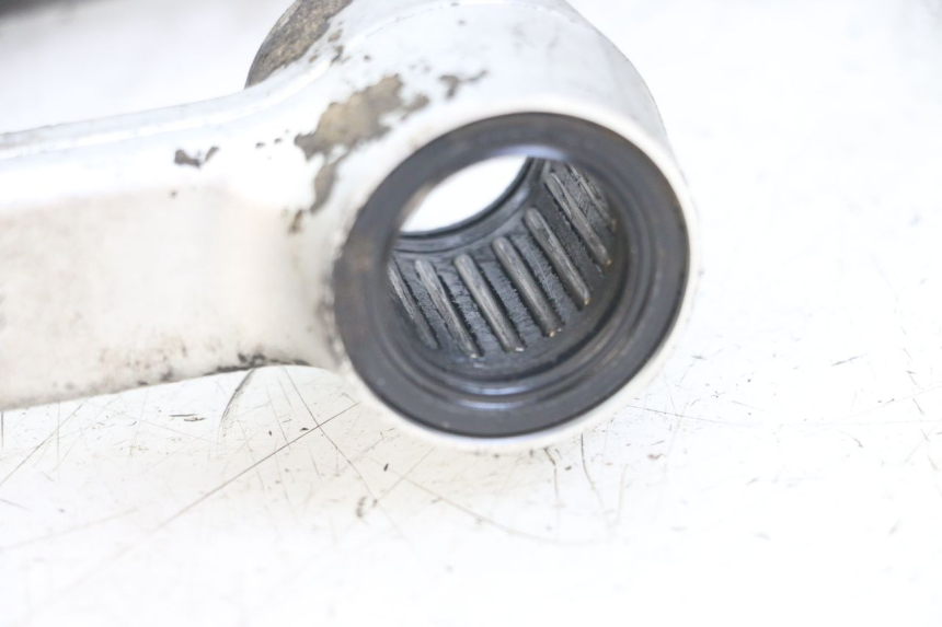 photo de BIELLETTA AMMORTIZZATORE TRIUMPH SPEED TRIPLE T301 900 (1994 - 1996) - Primo piano tecnico