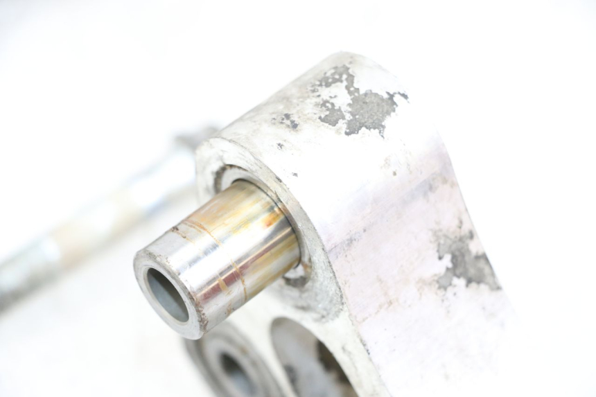 photo de LEVERAGGIO SUZUKI GSR 750 (2011 - 2017) - Stato della superficie e materiale