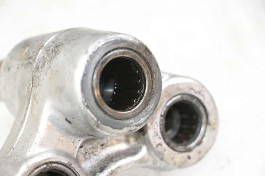 photo de BIELLA AMMORTIZZATORE SUZUKI SV S 650 (1999 - 2002) - Primo piano tecnico