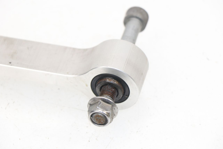 photo de Biella ammortizzatore TRIUMPH STREET TRIPLE 675 (2007 - 2012) - Altra angolazione