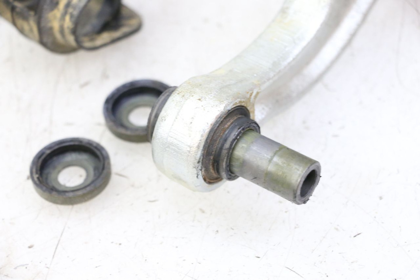 photo de BIELLETTA AMMORTIZZATORE YAMAHA TTR 125 (2000 - 2020) - Primo piano tecnico