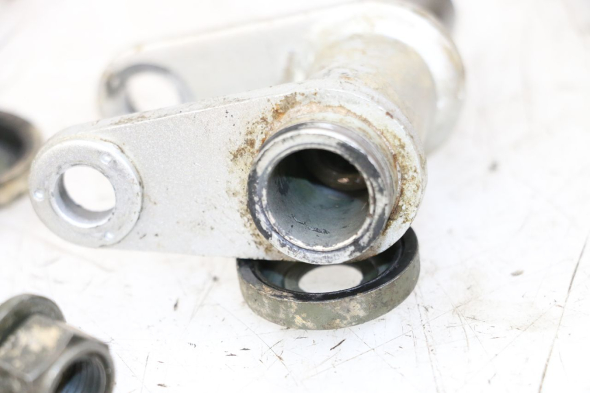 photo de BIELLETTA AMMORTIZZATORE YAMAHA TTR 125 (2000 - 2020) - Marcature e riferimenti originali