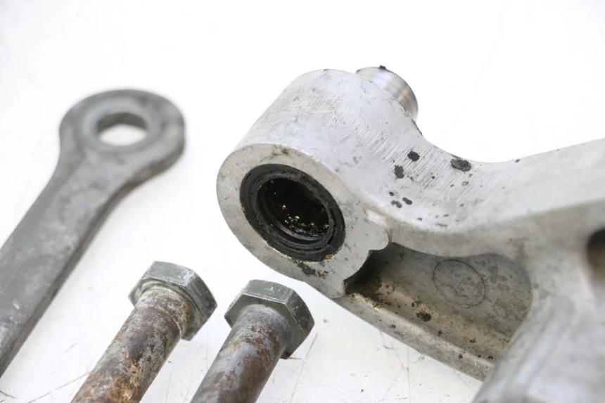 photo de LEVERAGGIO YAMAHA YZF R GENESIS 750 (1993 - 1998) - Stato della superficie e materiale