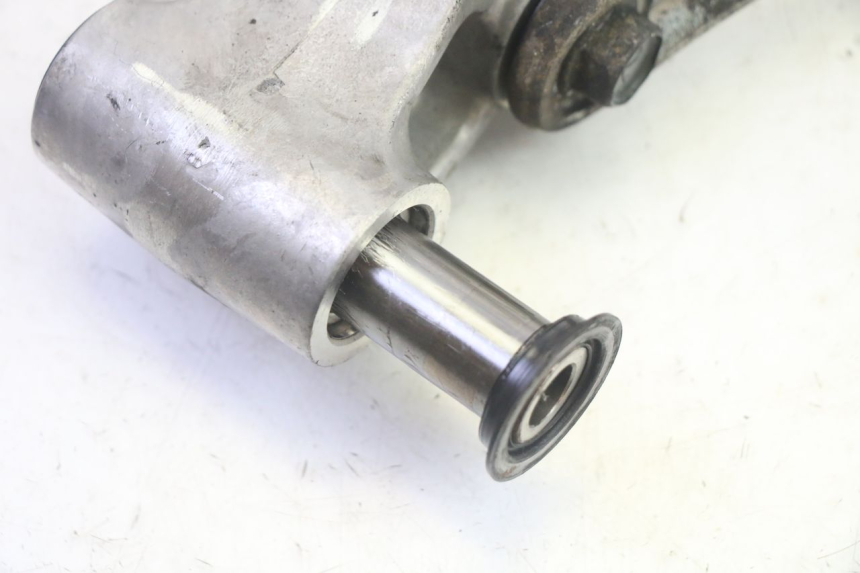 photo de LEVERAGGIO KAWASAKI ZR 7 750 (1999 - 2004) - Stato della superficie e materiale