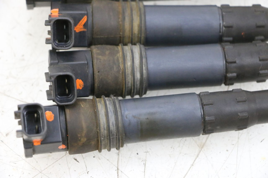 photo de BOBINA SUZUKI GSXR GSX-R 1000 (2003 - 2004) - Primo piano tecnico