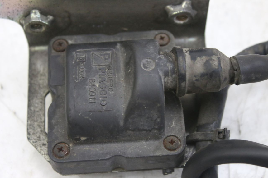 photo de BOBINA PIAGGIO MP3 RL 250 (2006 - 2010) - Altra angolazione