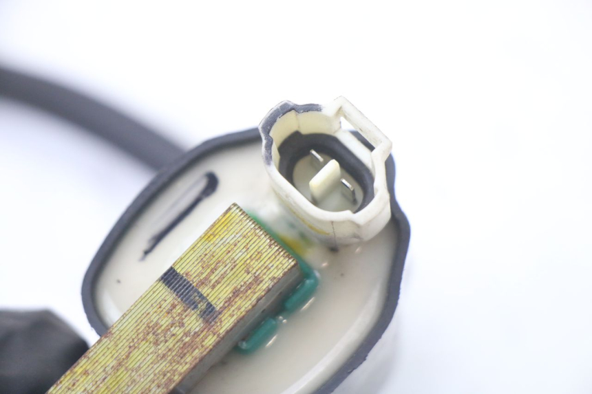 photo de BOBINA ROYAL ENFIELD HYMALAYAN 410 (2016 - 2023) - Dettagli dei punti di fissaggio