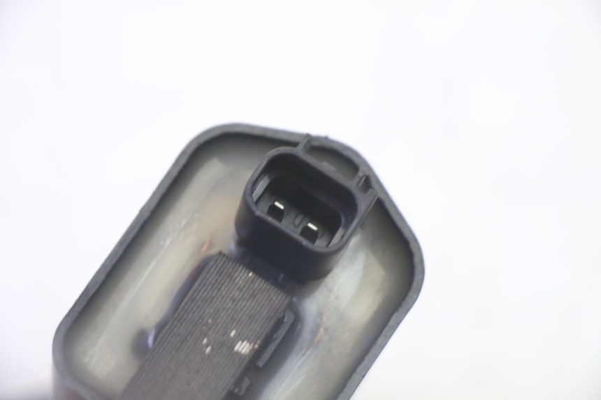 photo de BOBINA PEUGEOT SATELIS 125 (2006 - 2009) - Dettagli dei punti di fissaggio