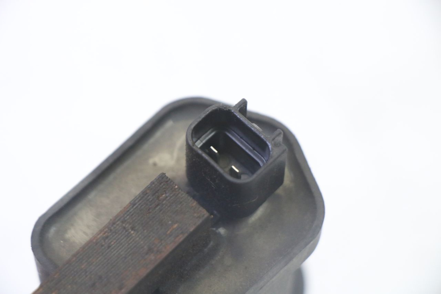 photo de BOBINA PEUGEOT SATELIS 125 (2006 - 2009) - Dettagli dei punti di fissaggio