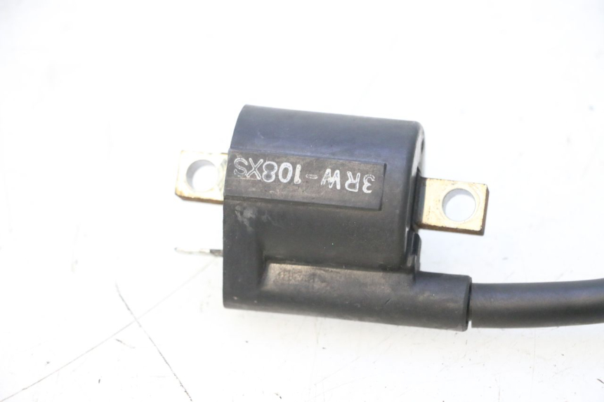 photo de BOBINA YAMAHA YP MAJESTY 125 (1998 - 2001) - Dettagli dei punti di fissaggio