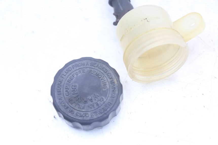 photo de SERBATOIO LIQUIDO FRENI YAMAHA FJ 3CX 1200 (1986 - 1996) - Primo piano tecnico