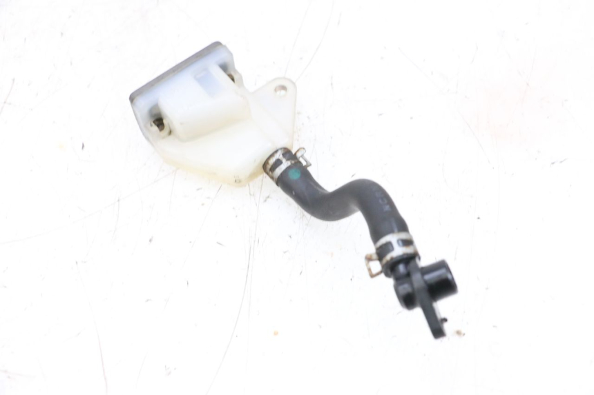 photo de VASO FLUIDO FRENI SUZUKI GSXR GSX-R 1000 (2003 - 2004) - Zoom sullo stato d'uso