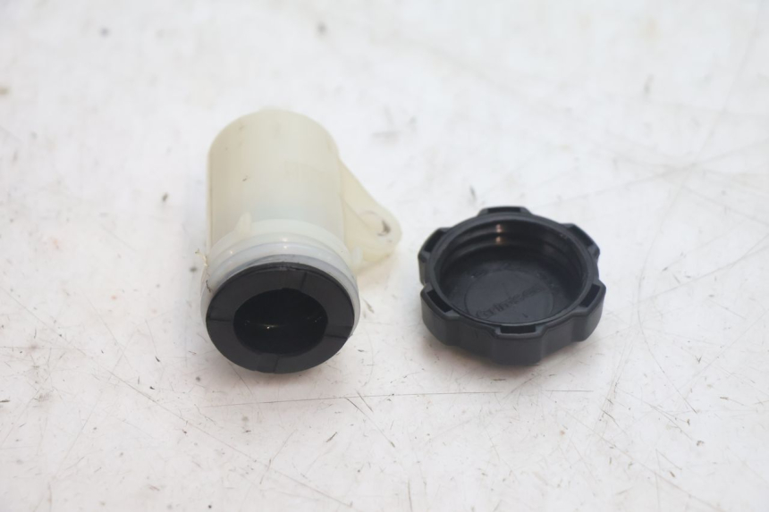 photo de VASO FLUIDO FRENI PIAGGIO MP3 125 (2006 - 2014) - Zoom sullo stato d'uso