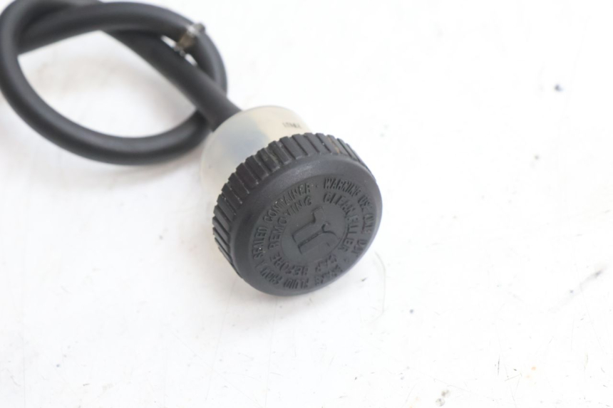 photo de VASO FLUIDO FRENI RIEJU MRT PRO SUPERMOTARD 50 (2007 - 2018) - Altra angolazione