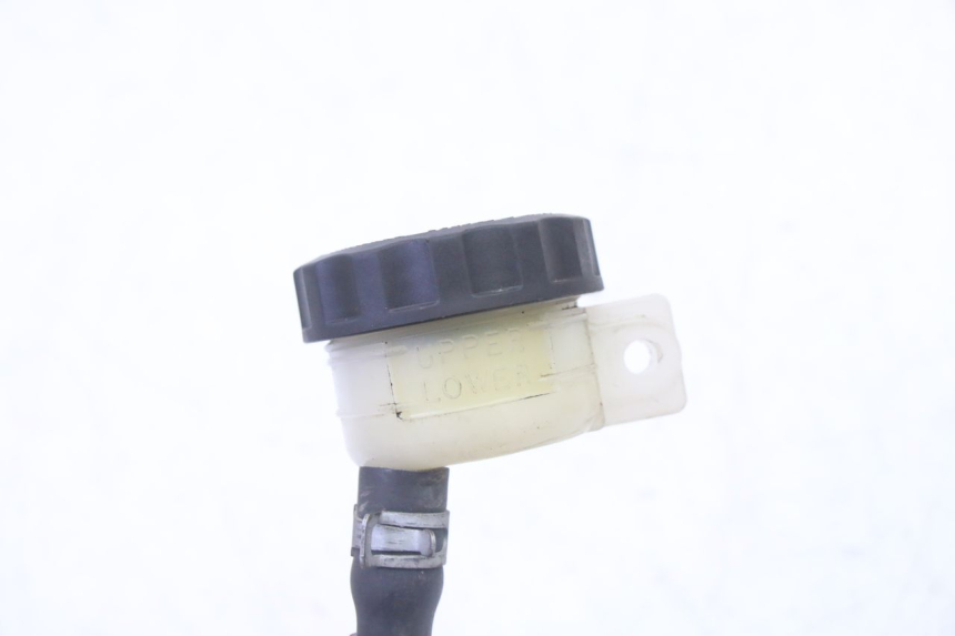 photo de VASO FLUIDO FRENI TRIUMPH SPRINT 900 (1995 - 1998) - Zoom sullo stato d'uso