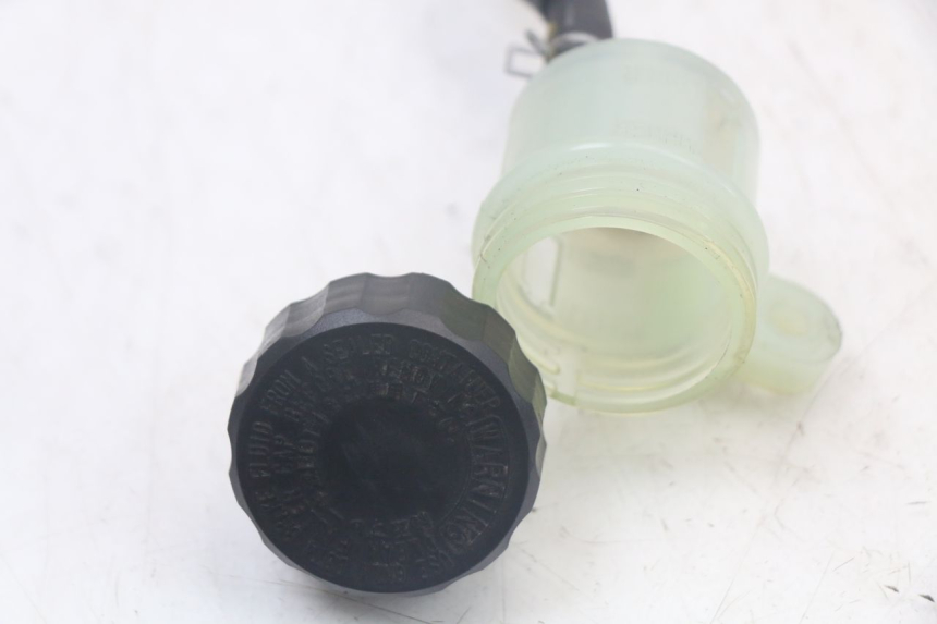 photo de SERBATOIO LIQUIDO FRENI YAMAHA TDM ABS 900 (2002 - 2014) - Altra angolazione