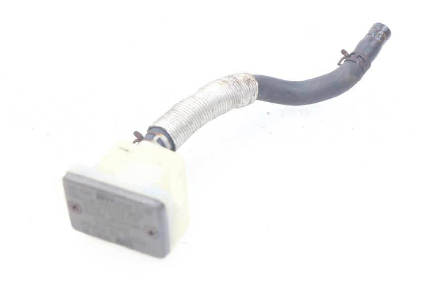 photo de SERBATOIO LIQUIDO FRENI SUZUKI XF FREEWIND 650 (1997 - 2003) - Primo piano tecnico