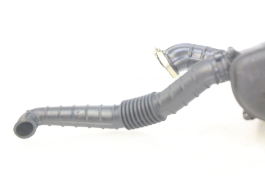 photo de SCATOLA DELL'ARIA KYMCO AGILITY NAKED RENOUVO 4T 50 (2018 - 2020) - Dettagli dei punti di fissaggio