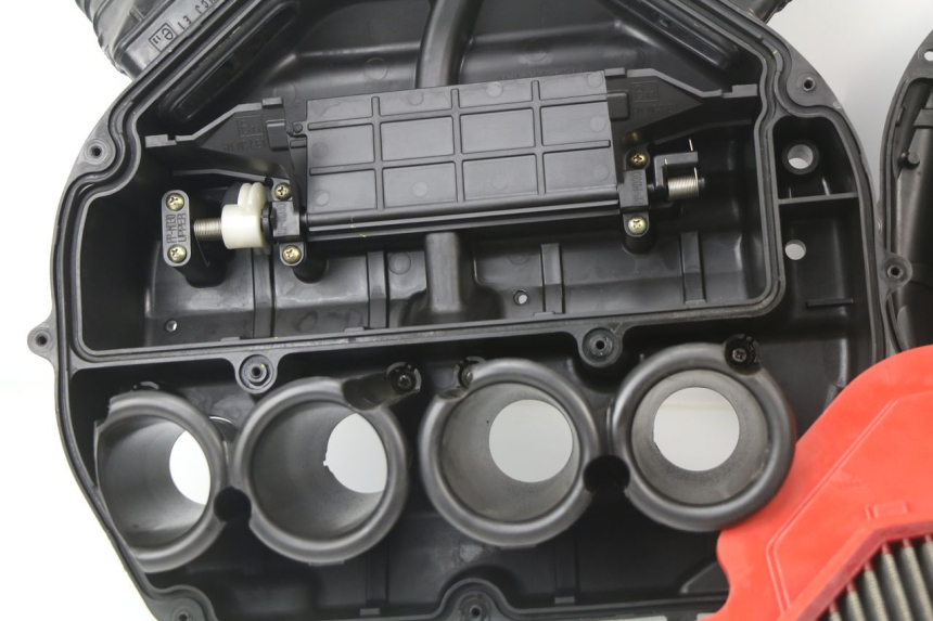 photo de ARIA SCATOLA HONDA CBR 929 RR FIREBLADE 900 (2000 - 2001) - Zoom sullo stato d'uso