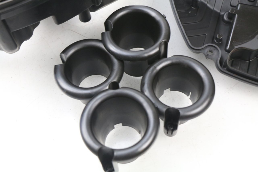 photo de ARIA SCATOLA HONDA CBR RR FIREBLADE 1000 (2006 - 2007) - Caratteristiche distintive